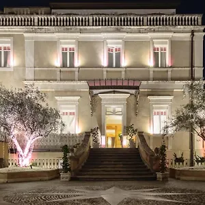 4* Szálloda One