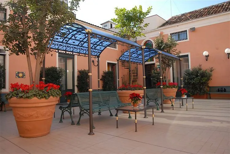 Hotel Villa Romeo CTA 3*,  Italien
